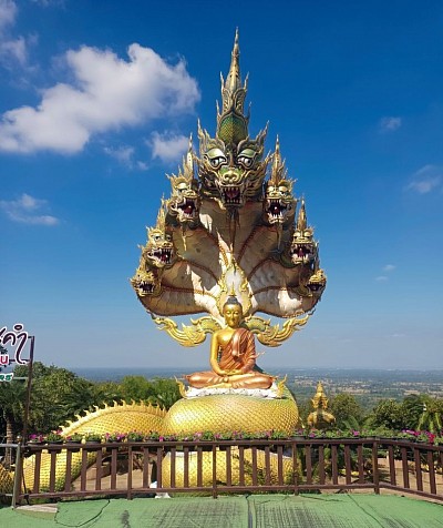 บริการรถนำเที่ยวสกลนคร อุดรธานี บึงกาฬ